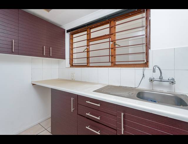 250M² BUSINESS CENTRE TO LET IN FERNDALE